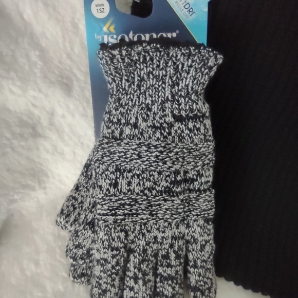 Isotoner Gloves and Ebony Scarf 1SZ - Picture 3 of 6